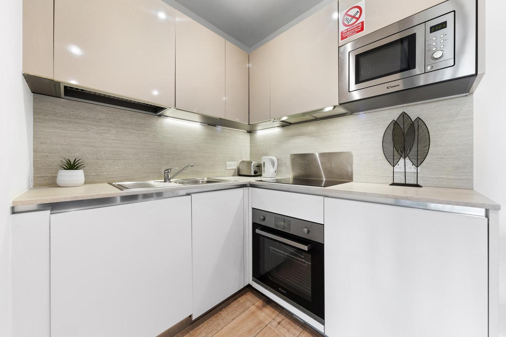 Modern One Bedroom Flat - Sleeps 5 -Near Heathrow - London Ub3 Ngoại thất bức ảnh